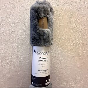 BRAND NEW Koolaburra Palmer Rug - Gray